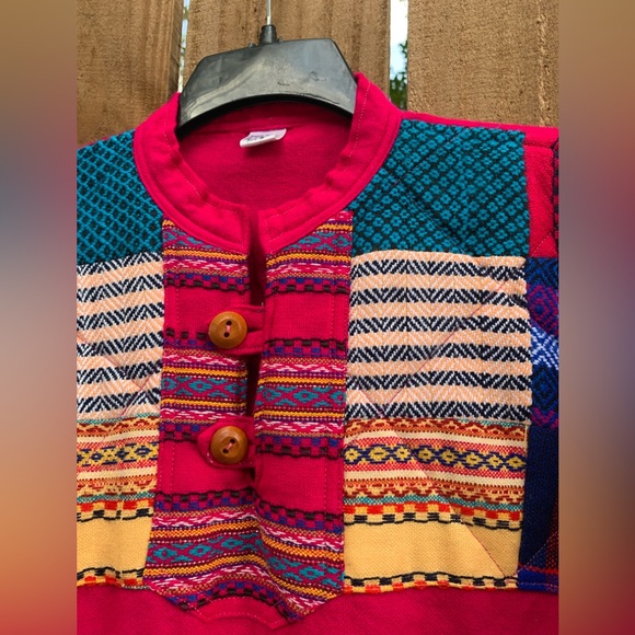 Vintage Sweater hand made in Ecuador size Medium. - Picture 2 of 8